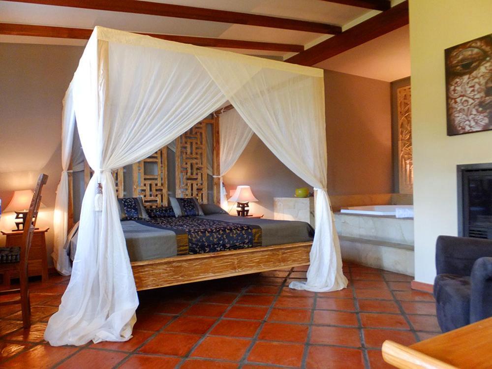 Masia Durba Hotel Castellnovo Luaran gambar