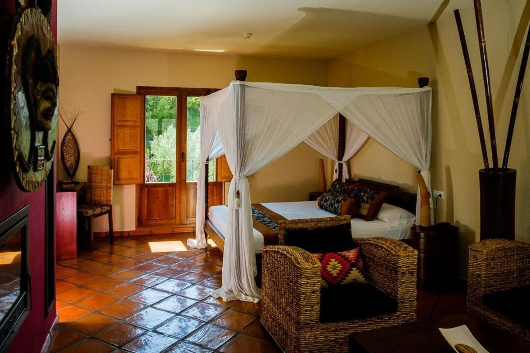 Masia Durba Hotel Castellnovo Luaran gambar