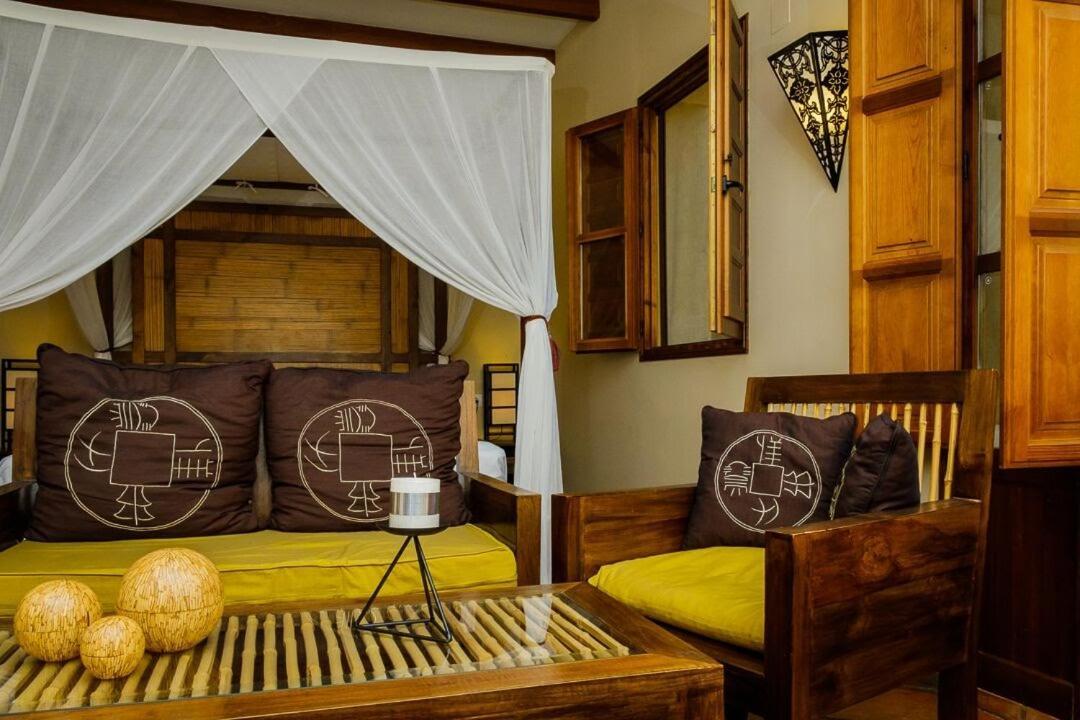 Masia Durba Hotel Castellnovo Luaran gambar