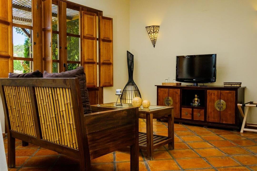 Masia Durba Hotel Castellnovo Luaran gambar